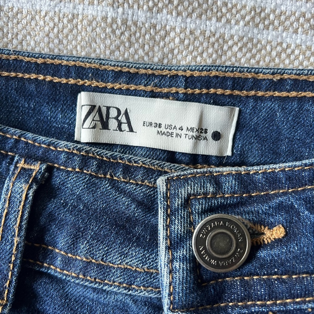 Zara High-Waisted Wide Leg Jeans - Picture 3 of 3